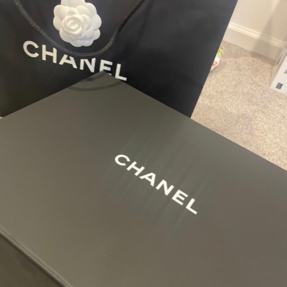 CHANEL Caviar Chevron Quilted Coco Handle - Picture 8 of 10